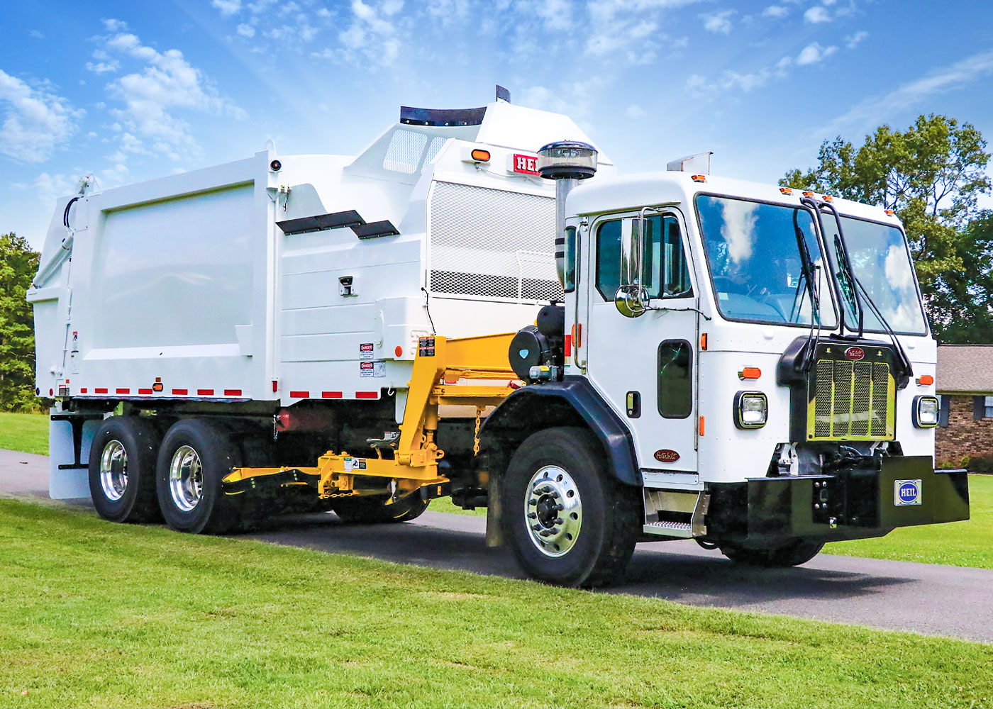 DuraPack Rapid Rail Side Load Garbage Trucks